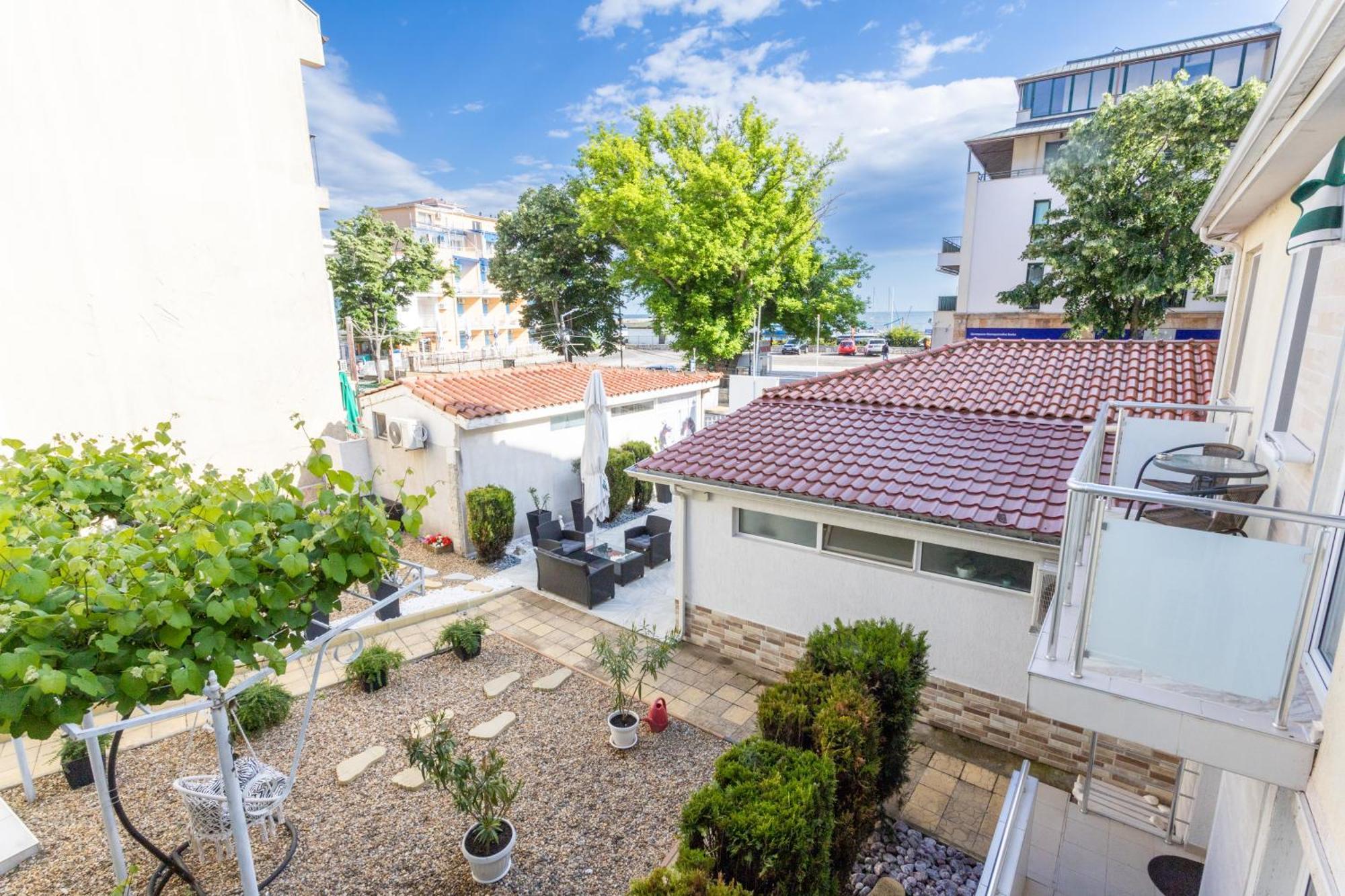 Guest House Desi - Къща За Гости Деси Balchik Exterior photo